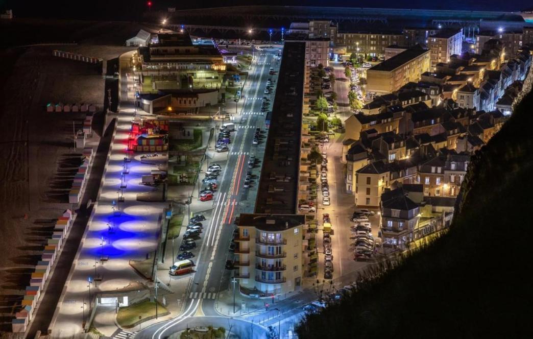 ESPLANADE FRONT DE MER 109 1er Etage Lit fait wifi Parking Le Tréport Extérieur photo